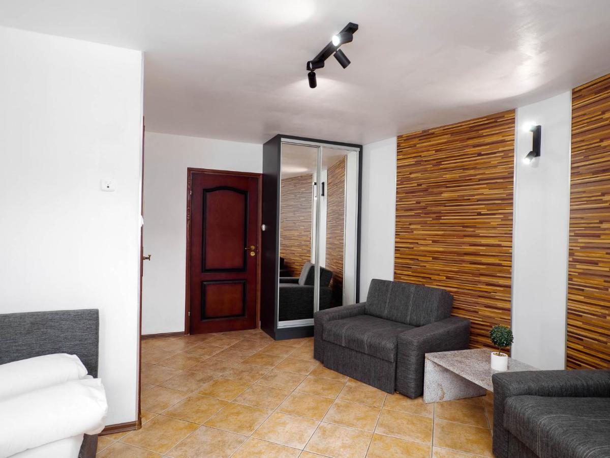 "Apollo" - Domki, Apartamenty I Pokoje Z Klimatyzacja Криниця-Морська Екстер'єр фото