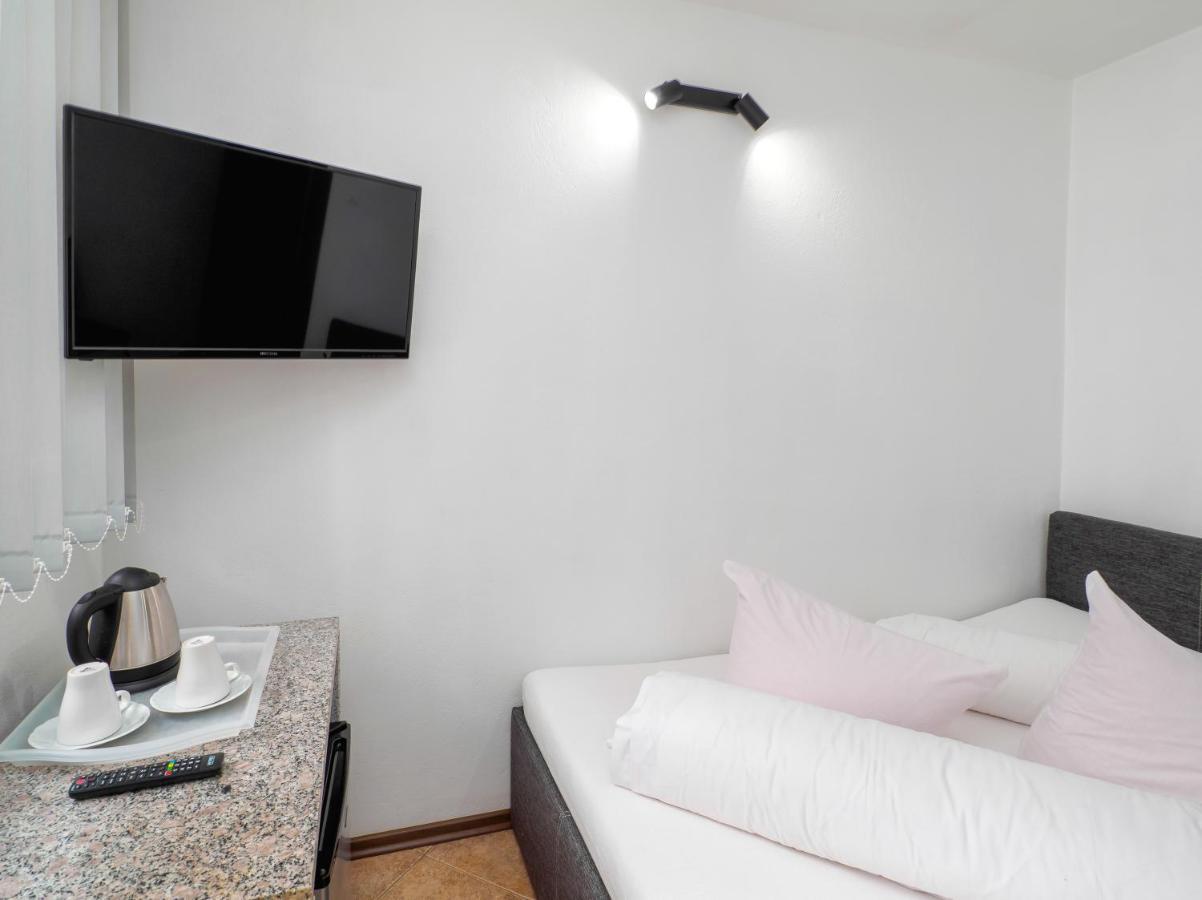 "Apollo" - Domki, Apartamenty I Pokoje Z Klimatyzacja Криниця-Морська Екстер'єр фото