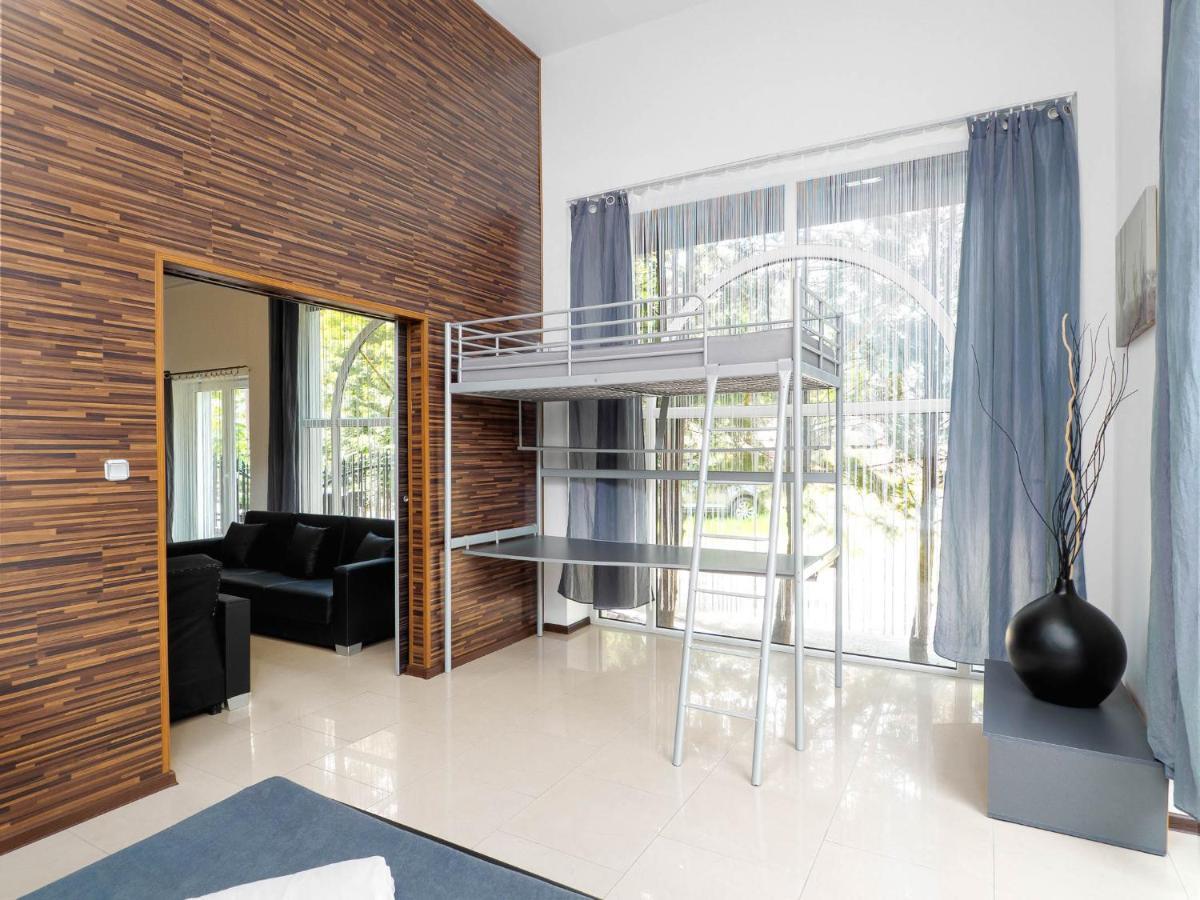 "Apollo" - Domki, Apartamenty I Pokoje Z Klimatyzacja Криниця-Морська Екстер'єр фото