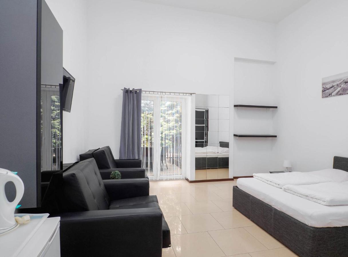 "Apollo" - Domki, Apartamenty I Pokoje Z Klimatyzacja Криниця-Морська Екстер'єр фото