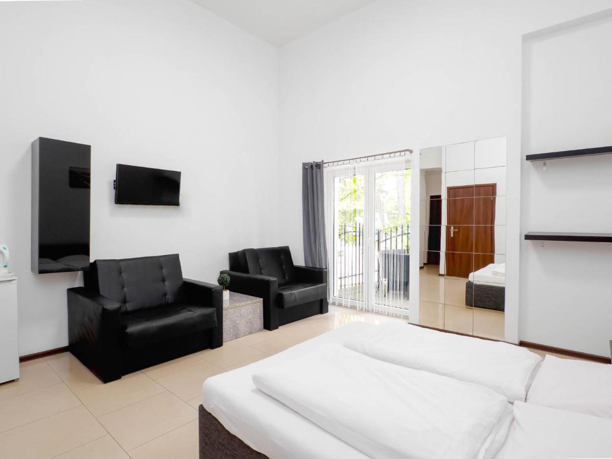 "Apollo" - Domki, Apartamenty I Pokoje Z Klimatyzacja Криниця-Морська Екстер'єр фото