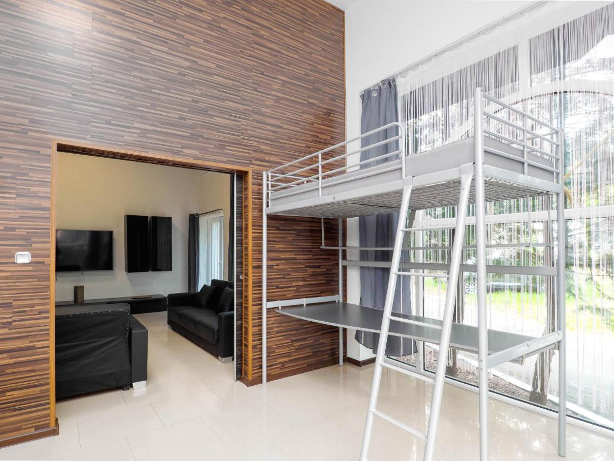 "Apollo" - Domki, Apartamenty I Pokoje Z Klimatyzacja Криниця-Морська Екстер'єр фото