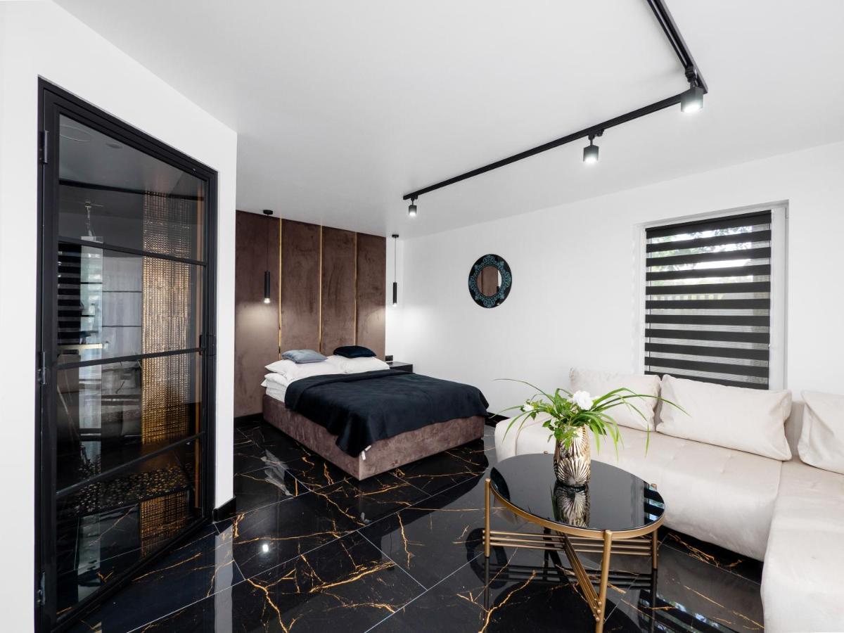 "Apollo" - Domki, Apartamenty I Pokoje Z Klimatyzacja Криниця-Морська Екстер'єр фото
